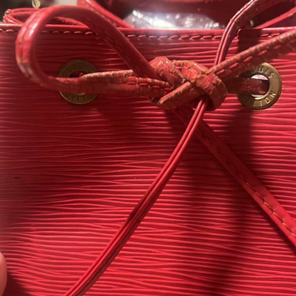 “LOUIS VUITTON” EPI LEATHER BUCKET BAG NOE - Picture 10 of 16